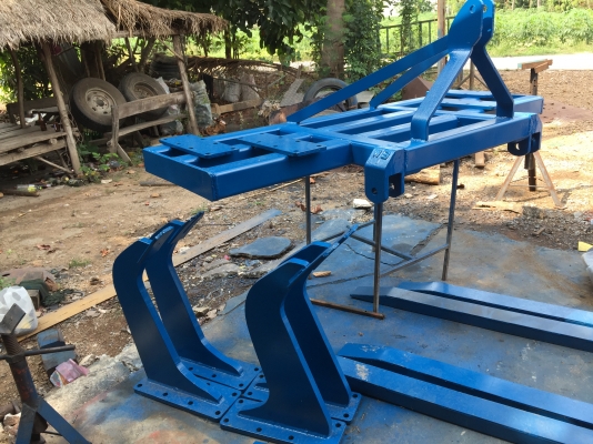 ขาย อุปกรณ์ต่อพ่วงรถไถใหญ่ ผาน 3 , ผานลิปเปอร์ , หางเสียบอ้อย มีหลายแบบให้เลือก สำหรับรถไถใหญ่