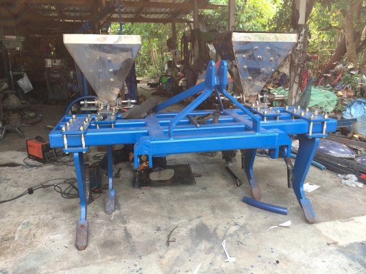 ขาย อุปกรณ์ต่อพ่วงรถไถใหญ่ ผาน 3 , ผานลิปเปอร์ , หางเสียบอ้อย มีหลายแบบให้เลือก สำหรับรถไถใหญ่