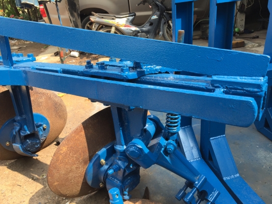 ขาย อุปกรณ์ต่อพ่วงรถไถใหญ่ ผาน 3 , ผานลิปเปอร์ , หางเสียบอ้อย มีหลายแบบให้เลือก สำหรับรถไถใหญ่