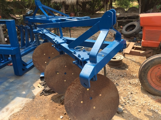 ขาย อุปกรณ์ต่อพ่วงรถไถใหญ่ ผาน 3 , ผานลิปเปอร์ , หางเสียบอ้อย มีหลายแบบให้เลือก สำหรับรถไถใหญ่