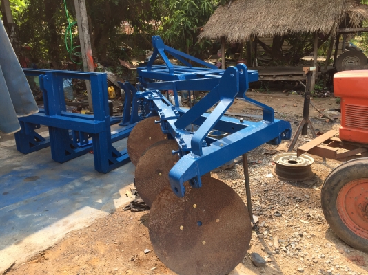 ขาย อุปกรณ์ต่อพ่วงรถไถใหญ่ ผาน 3 , ผานลิปเปอร์ , หางเสียบอ้อย มีหลายแบบให้เลือก สำหรับรถไถใหญ่