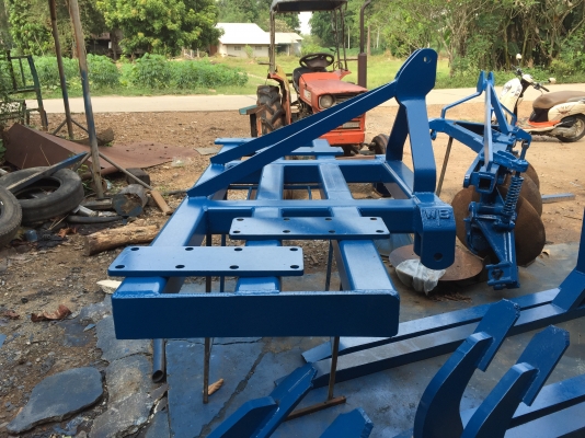 ขาย อุปกรณ์ต่อพ่วงรถไถใหญ่ ผาน 3 , ผานลิปเปอร์ , หางเสียบอ้อย มีหลายแบบให้เลือก สำหรับรถไถใหญ่