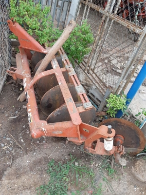 ขายครับ 30 แรง ใบมีดดันดิน ผานพรวน เล่มทะเบียนชุดโอนครบ ราคา 245,000 บาท กันทรลักษ์ ศรีสะเกษ ต่อรองโทร.0816004753/0984422502 ครับ