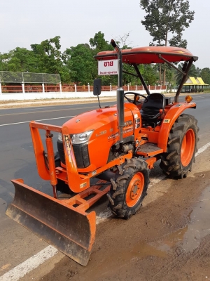 ขายครับ 30 แรง ใบมีดดันดิน ผานพรวน เล่มทะเบียนชุดโอนครบ ราคา 245,000 บาท กันทรลักษ์ ศรีสะเกษ ต่อรองโทร.0816004753/0984422502 ครับ