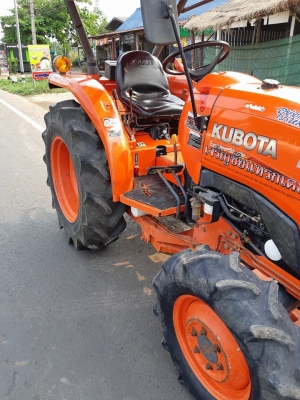 ขายครับ 30 แรง ใบมีดดันดิน ผานพรวน เล่มทะเบียนชุดโอนครบ ราคา 245,000 บาท กันทรลักษ์ ศรีสะเกษ ต่อรองโทร.0816004753/0984422502 ครับ