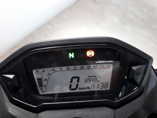 Honda cb 300f ใช้น้อยมาก ปี58วิ่ง12000โล สวยเดิมทั้งคัน ไม่เคยชนไม่เคยล้ม บุ๊กเซอร์วิสใบรับประกันอยู