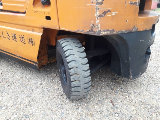 ขายรถยก TCM FD25 Z2S เครื่องดีเซล C240  เสาสูง 4 เมตร ยกได้ 2.5 ตัน เกียร์ธรรมดา ล้อหน้าคู่ รถนอกนำเข้า ติดต่อ 098-7962549