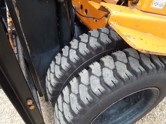 ขายรถยก TCM FD25 Z2S เครื่องดีเซล C240  เสาสูง 4 เมตร ยกได้ 2.5 ตัน เกียร์ธรรมดา ล้อหน้าคู่ รถนอกนำเข้า ติดต่อ 098-7962549