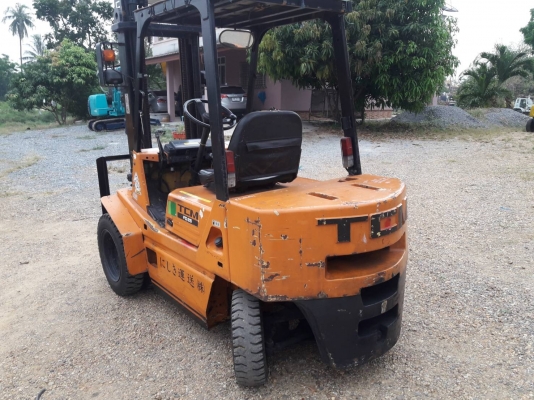 ขายรถยก TCM FD25 Z2S เครื่องดีเซล C240  เสาสูง 4 เมตร ยกได้ 2.5 ตัน เกียร์ธรรมดา ล้อหน้าคู่ รถนอกนำเข้า ติดต่อ 098-7962549