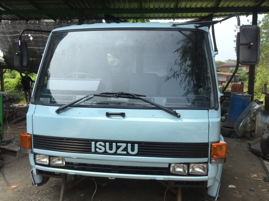 ขาย หัวสิบล้อ. ISUZU. ร็อคกี้  สีใหม่  อุปกรณ์ครบ