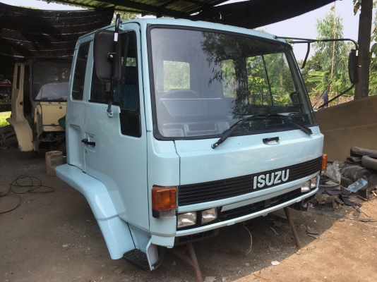 ขาย หัวสิบล้อ. ISUZU. ร็อคกี้  สีใหม่  อุปกรณ์ครบ