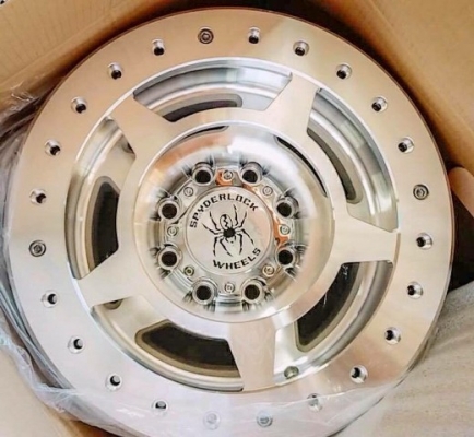 ล้อกะทะโครเมี่ยม usa 16 7นิ้ว ลบ15 2วง 3500บาท8รูdana60เก่าญี่ปุ่น