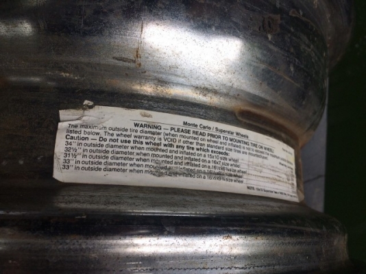 ล้อกะทะโครเมี่ยม usa 16 7นิ้ว ลบ15 2วง 3500บาท8รูdana60เก่าญี่ปุ่น