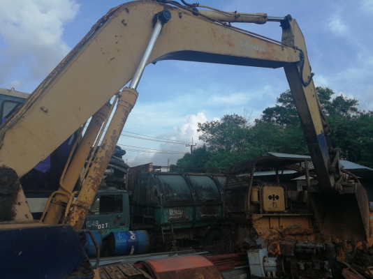 รถแม็คโคร โคมัสสุ PC200-5 รถแม็คโคร โคมัสสุ PC200-5