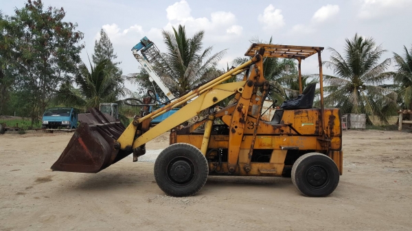 รถตักล้อยาง ยี่ห้อ TCM  รุ่น SD25Y3 เครื่องยนต์ HINO  เก่าจาก   JAPAN สภาพพร้อมใช้งาน ยังไม่เคยใช้งานในไทย