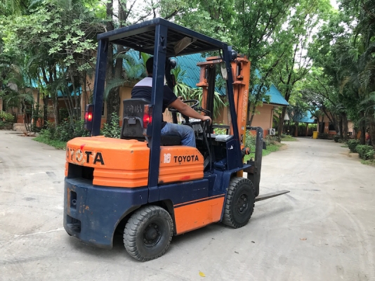 ขายFORKLIFT TOTOTA รุ่น5FD18(1.8ตัน)(ดีเซล) สวยเดิมจากญี่ปุ่น ยังไม่เคยใช้ในไทย 155,000เท่านั้น!!
