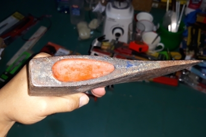 ขายขวานตราเสือสวีเดน2 3/4ปอน MADE IN SWEDEN. หัวสีเทารุ่นเก่านำเข้าจากยุโรป