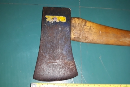 ขายขวานตราเสือสวีเดน2 3/4ปอน MADE IN SWEDEN. หัวสีเทารุ่นเก่านำเข้าจากยุโรป