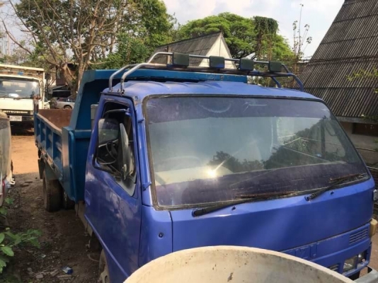 ขาย 215,000 บาท ISUZU NPR59L ดั้ม 5 คิว เครื่อง 4BD1-115 แรง หัวยาวยางพอใช้ เฟืองท้าย 6 น้อต Npr พวง