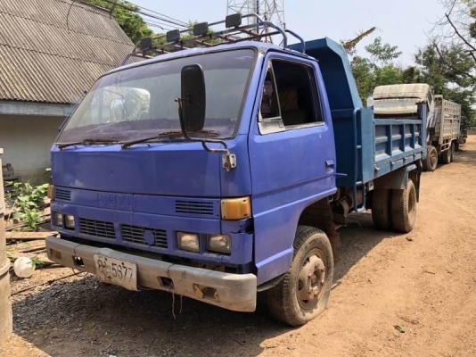 ขาย 215,000 บาท ISUZU NPR59L ดั้ม 5 คิว เครื่อง 4BD1-115 แรง หัวยาวยางพอใช้ เฟืองท้าย 6 น้อต Npr พวง