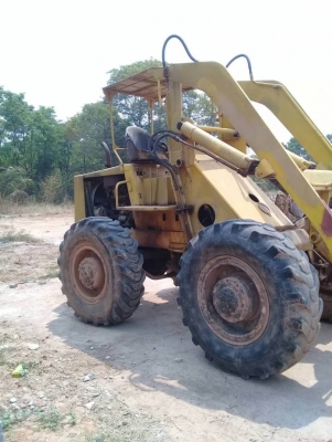 ขาย 195,000  รถตักล้อยาง TCM STD25 เครื่องดี เกียร์แรง สภาพพร้อมใช้ เอกสารชื้อขาย  รถอยู่ จ.นครปฐม โทร 0610710295