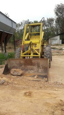 ขาย 195,000  รถตักล้อยาง TCM STD25 เครื่องดี เกียร์แรง สภาพพร้อมใช้ เอกสารชื้อขาย  รถอยู่ จ.นครปฐม โทร 0610710295