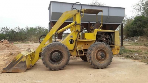 ขาย 195,000  รถตักล้อยาง TCM STD25 เครื่องดี เกียร์แรง สภาพพร้อมใช้ เอกสารชื้อขาย  รถอยู่ จ.นครปฐม โทร 0610710295