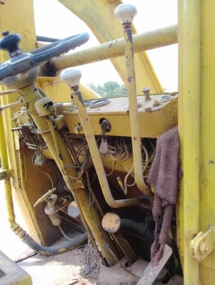 ขาย 195,000  รถตักล้อยาง TCM STD25 เครื่องดี เกียร์แรง สภาพพร้อมใช้ เอกสารชื้อขาย  รถอยู่ จ.นครปฐม โทร 0610710295