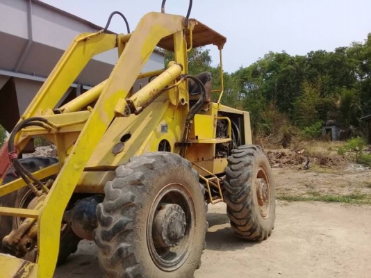 ขาย 195,000  รถตักล้อยาง TCM STD25 เครื่องดี เกียร์แรง สภาพพร้อมใช้ เอกสารชื้อขาย  รถอยู่ จ.นครปฐม โทร 0610710295