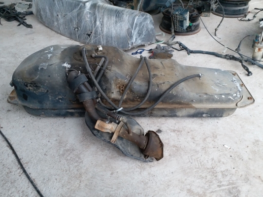 ถังน้ำมันดีเซล NISSAN FRONTIER 4&times;4 รุ่น 4 ประตู แท้ญี่ปุ่น