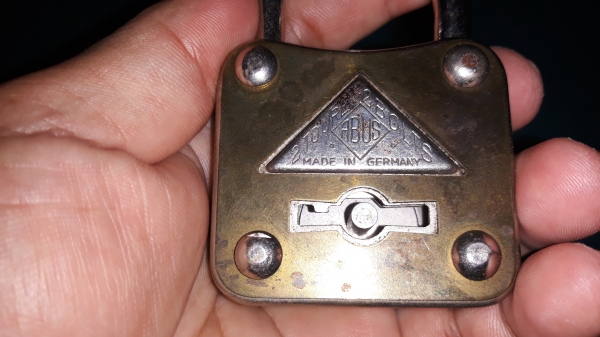 ขายแม่กุญแจABUS MADE IN GERMANY. ใหม่เก่าเก็บพร้อมลูก2ดอก