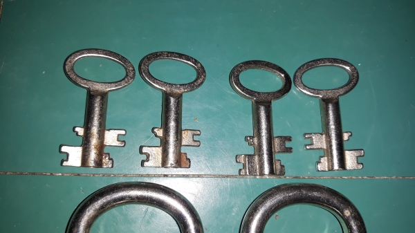 ขายแม่กุญแจABUS MADE IN GERMANY. ใหม่เก่าเก็บพร้อมลูก2ดอก