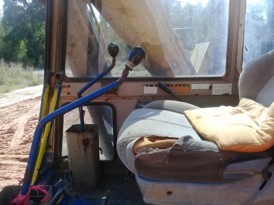 ขายรถแบคโฮ KOMATSU PC120-3 สภาพพร้อมไช้