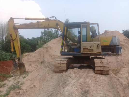 ขายรถแบคโฮ KOMATSU PC120-3 สภาพพร้อมไช้