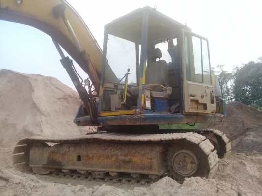 ขายรถแบคโฮ KOMATSU PC120-3 สภาพพร้อมไช้