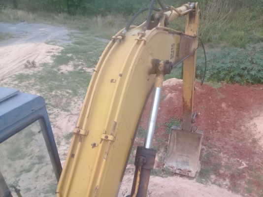 ขายรถแบคโฮ KOMATSU PC120-3 สภาพพร้อมไช้