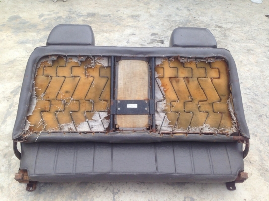 เบาะแท้ติดรถ isuzu tfr ตอนเดียว หุ้มหนังชิ้นล้างมาใหม่ สภาพดี 2500 บาท เบาะแท้ติดรถ isuzu tfr ตอนเดียว หุ้มหนังชิ้นล้างมาใหม่ สภาพดี 2500 บาท