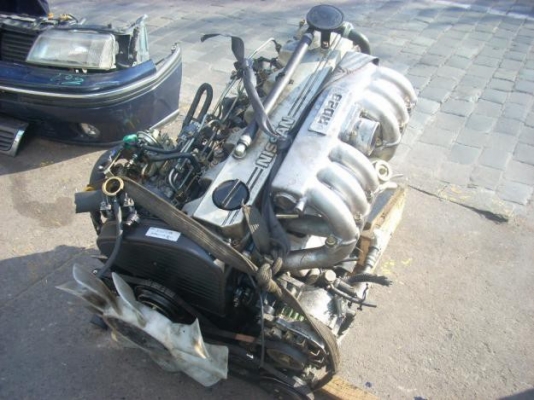 ขายเครื่องยนต์ดีเซลหกสูบนิสสัน RD28