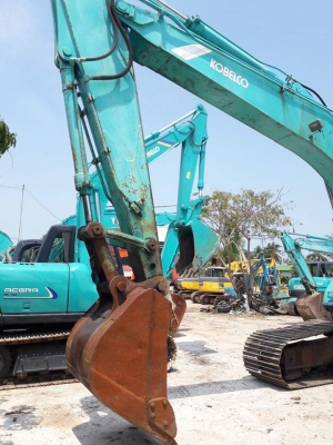 ขายจ้า..KOBELCO SK200-3  มาร์คไฟว์  ซุปเปอร์  เก่านอกแท้  แทรคใหญ่  80   มีลายแย๊ก  8,XXX  ชั่วโมง  โทร 089-3818694  ดวงนภา