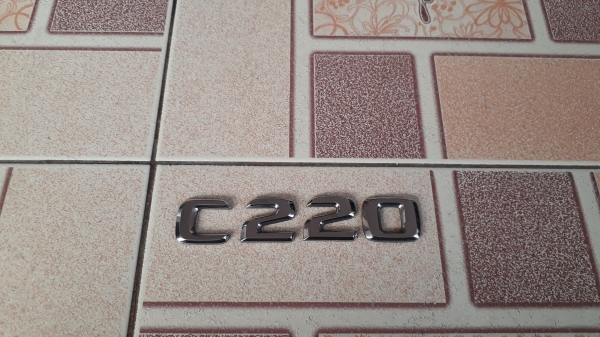 เพลทโลโก้ C220