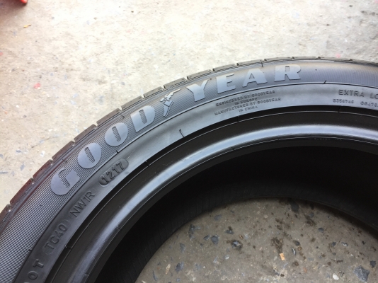 ยาง GOODYEAR 225-50-17 ปี 17 ครบชุด 4 เส้น 5500 สภาพสวยๆไม่บวมไม่กินข้าง ดอกยางเหลือเยอะเอาไปวิ่งกัน ยาง GOODYEAR 225-50-17 ปี 17 ครบชุด 4 เส้น 5500 สภาพสวยๆไม่บวมไม่กินข้าง ดอกยางเหลือเยอะเอาไปวิ่งกัน