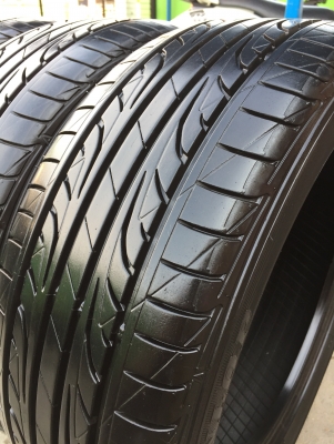 ยาง DUNLOP 215-55-17 ปี 17 ครบชุด 4 เส้น 6000  สภาพสวยๆไม่มีปะไม่บวมไม่กินข้าง ดอกยางเหลือเยอะเอาไปวิ่งกันใด้อีกยาวค่ะ