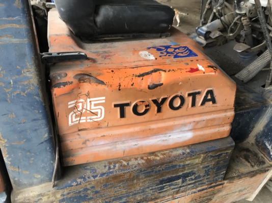 ขายด่วน โฟคลิฟต์ toyota 2.5 ตัน เครื่องดีเซล