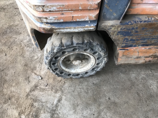 ขายด่วน โฟคลิฟต์ toyota 2.5 ตัน เครื่องดีเซล