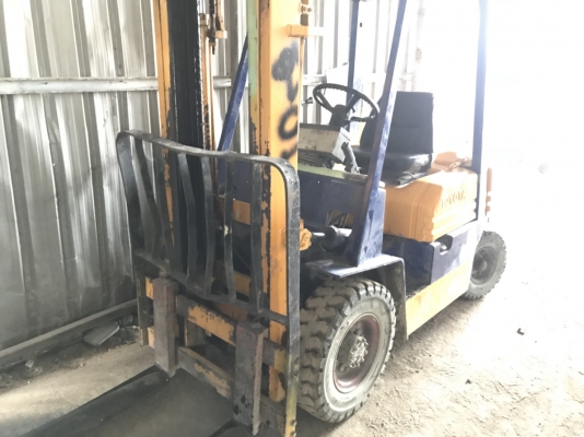ขายด่วน โฟคลิฟต์ toyota 2 ตัน เครื่องดีเซล