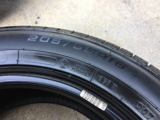 ยาง GOODYEAR 205-55-16 ปี 17 ครบชุด 4 เส้น 4500 สภาพสวยๆไม่บวมไม่กินข้าง ดอกยางเหลือเยอะเอาไปวิ่งกัน ยาง GOODYEAR 205-55-16 ปี 17 ครบชุด 4 เส้น 4500 สภาพสวยๆไม่บวมไม่กินข้าง ดอกยางเหลือเยอะเอาไปวิ่งกัน