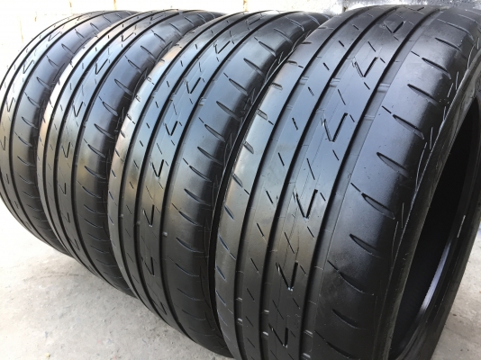 ยาง Bridgstone 205-55-16 ปี 17 ครบชุด 4 เส้น 4500 สวยๆไม่มีปะไม่บวมไม่กินข้างดอกยางเหลือเยอะเอาไปวิ่