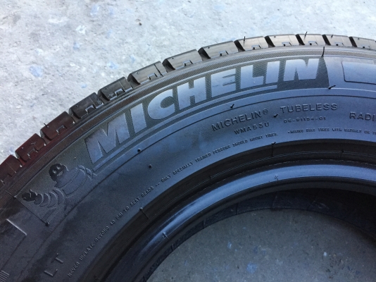 ยาง MICHELIN 215-70-15 ปี 17 ครบชุด 4 เส้น 6000 สภาพสวยๆไม่บวมไม่กินข้าง ดอกยางเหลือเยอะเอาไปวิ่งกัน ยาง MICHELIN 215-70-15 ปี 17 ครบชุด 4 เส้น 6000 สภาพสวยๆไม่บวมไม่กินข้าง ดอกยางเหลือเยอะเอาไปวิ่งกัน