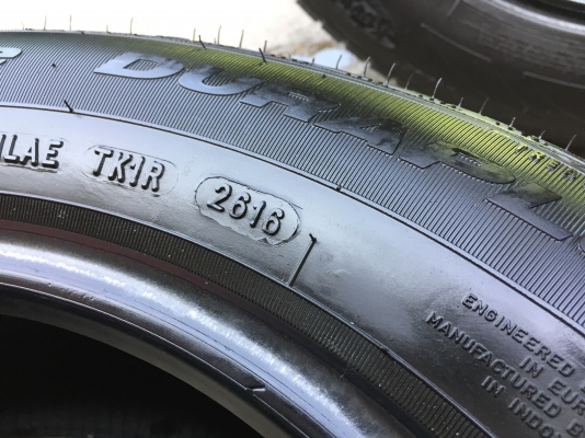 ยาง GOODYEAR 195-65-15 ปี 16 ครบชุด 4 เส้น 3000 สภาพสวยๆไม่บวมไม่กินข้าง ดอกยางเหลือเยอะเอาไปวิ่งกันใด้อีกยาวค่ะ ยาง GOODYEAR 195-65-15 ปี 16 ครบชุด 4 เส้น 3000 สภาพสวยๆไม่บวมไม่กินข้าง ดอกยางเหลือเยอะเอาไปวิ่งกันใด้อีกยาวค่ะ