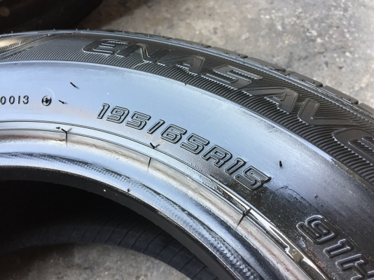 ยาง DUNLOP 195-65-15 ปี 16 ครบชุด 4 เส้น 3000 สภาพสวยๆไม่บวมไม่กินข้าง ดอกยางเหลือเยอะเอาไปวิ่งกันใด้อีกยาวค่ะ ยาง DUNLOP 195-65-15 ปี 16 ครบชุด 4 เส้น 3000 สภาพสวยๆไม่บวมไม่กินข้าง ดอกยางเหลือเยอะเอาไปวิ่งกันใด้อีกยาวค่ะ